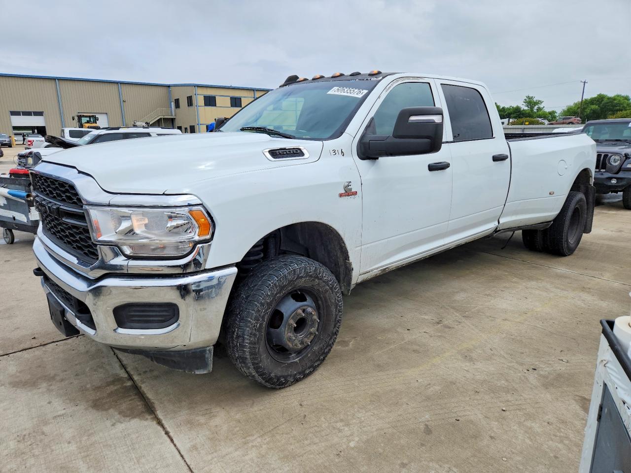 2024 Ram 3500 Tradesman, VIN 3C63RRGL3RG218876 — Зад