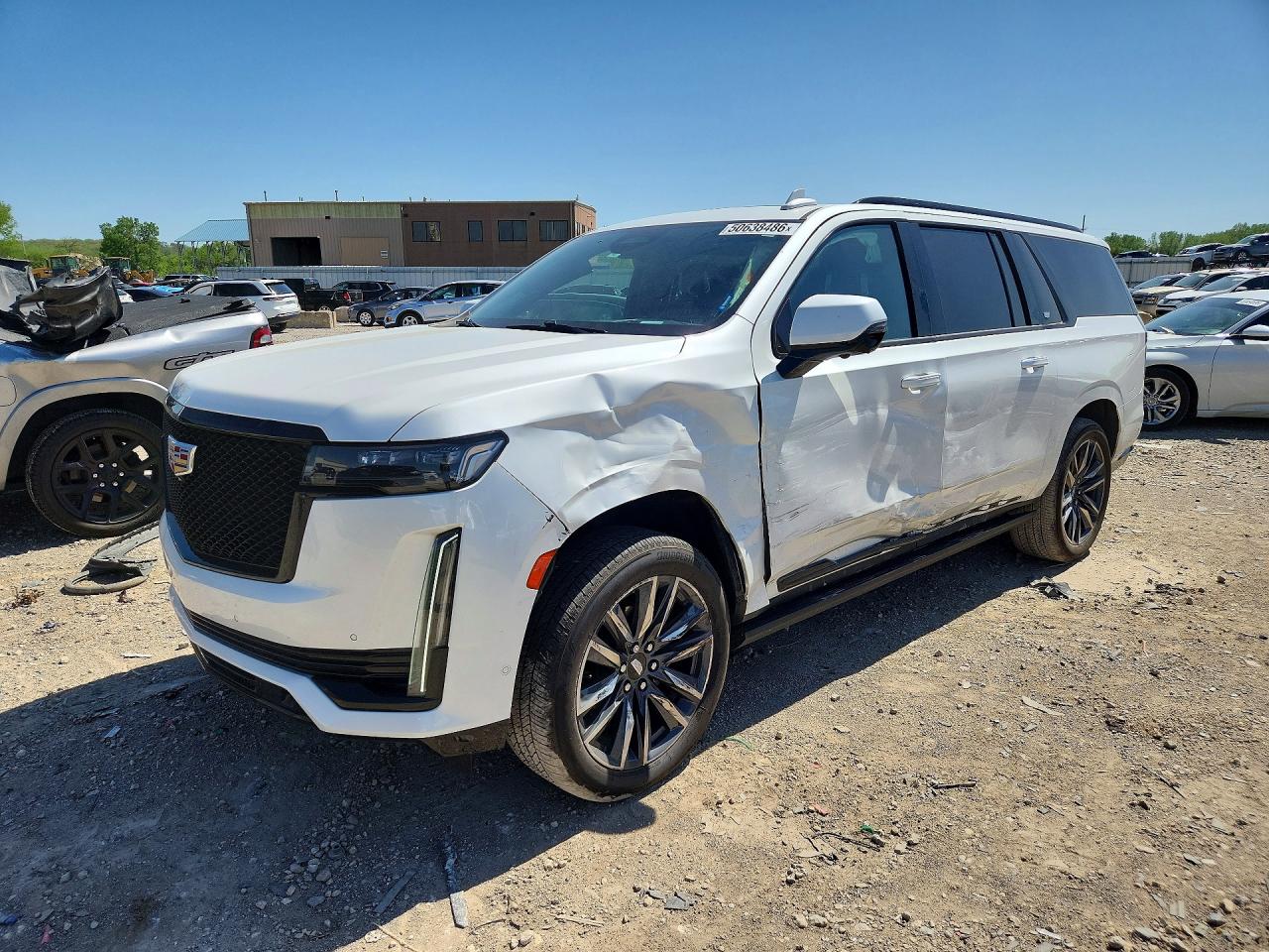 2022 Cadillac Escalade ESV Sport Platinum, VIN 1GYS4RKL0NR165746 — Side