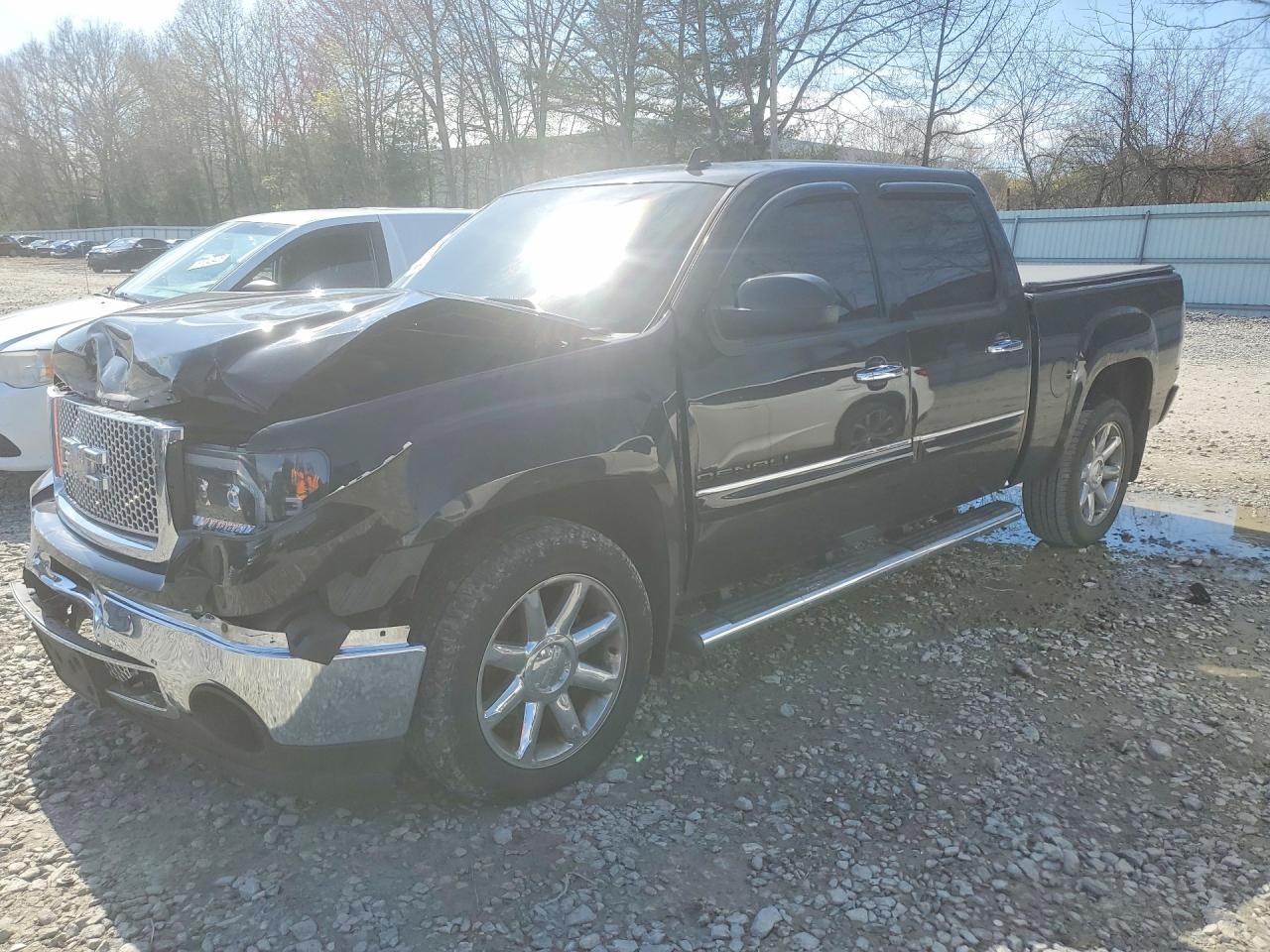 2008 GMC Sierra Denali, VIN 2GTEK638481170494 — Front end