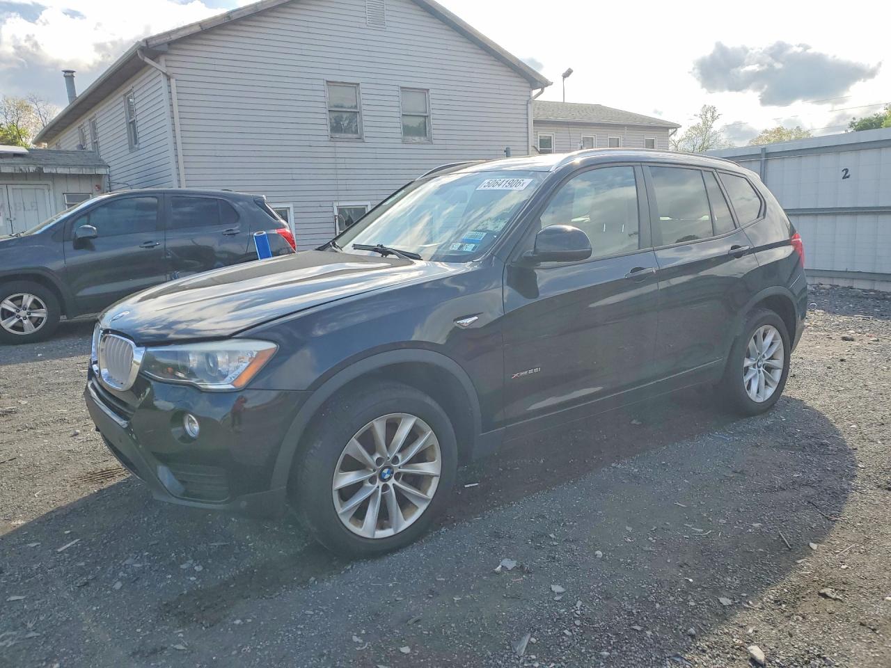 2016 BMW X3 xDrive28i, VIN 5UXWX9C51G0D67406 — Мелкие вмятины и царапины