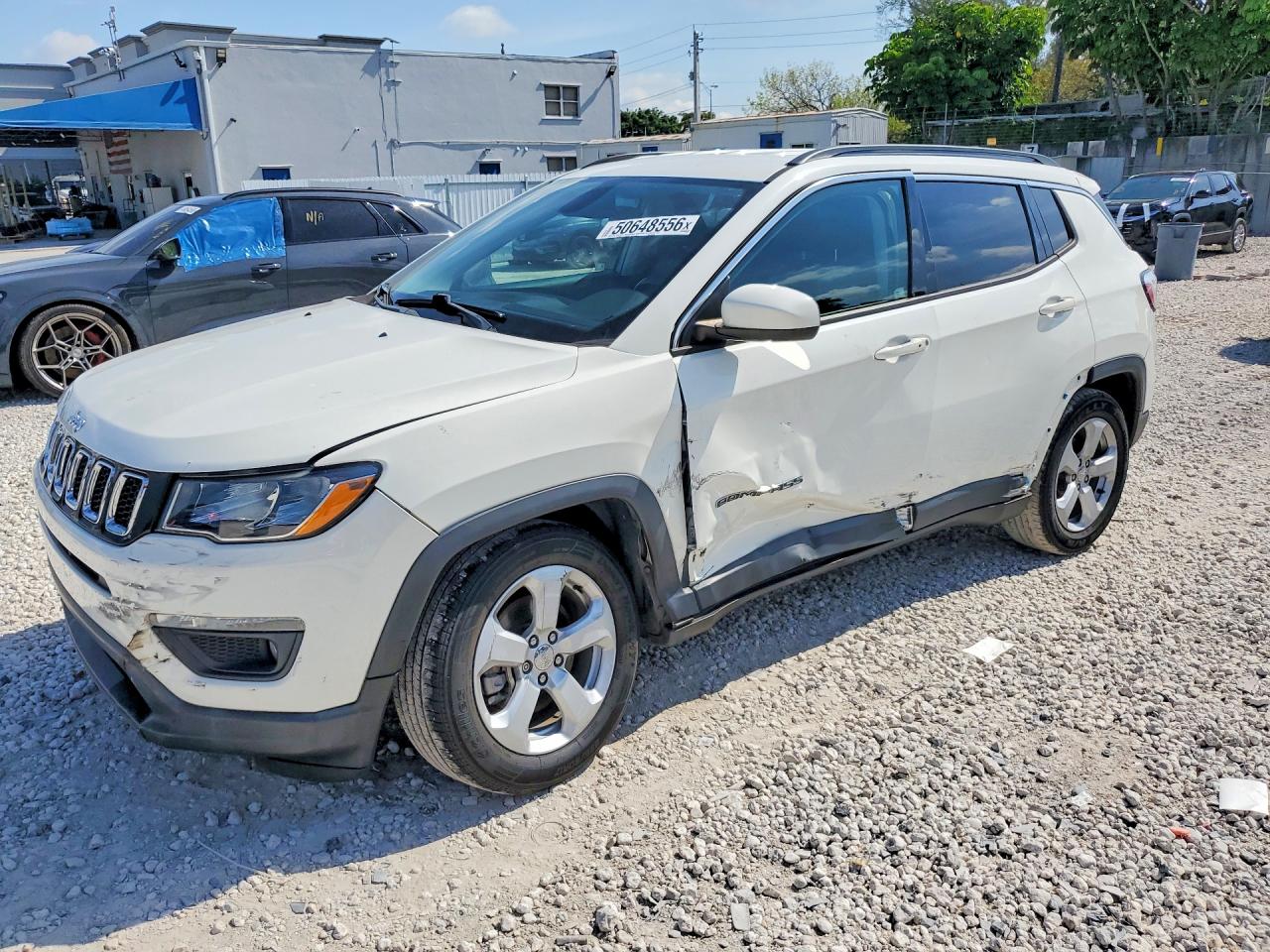 2020 Jeep Compass Latitude, VIN 3C4NJCBB5LT162488 — Side