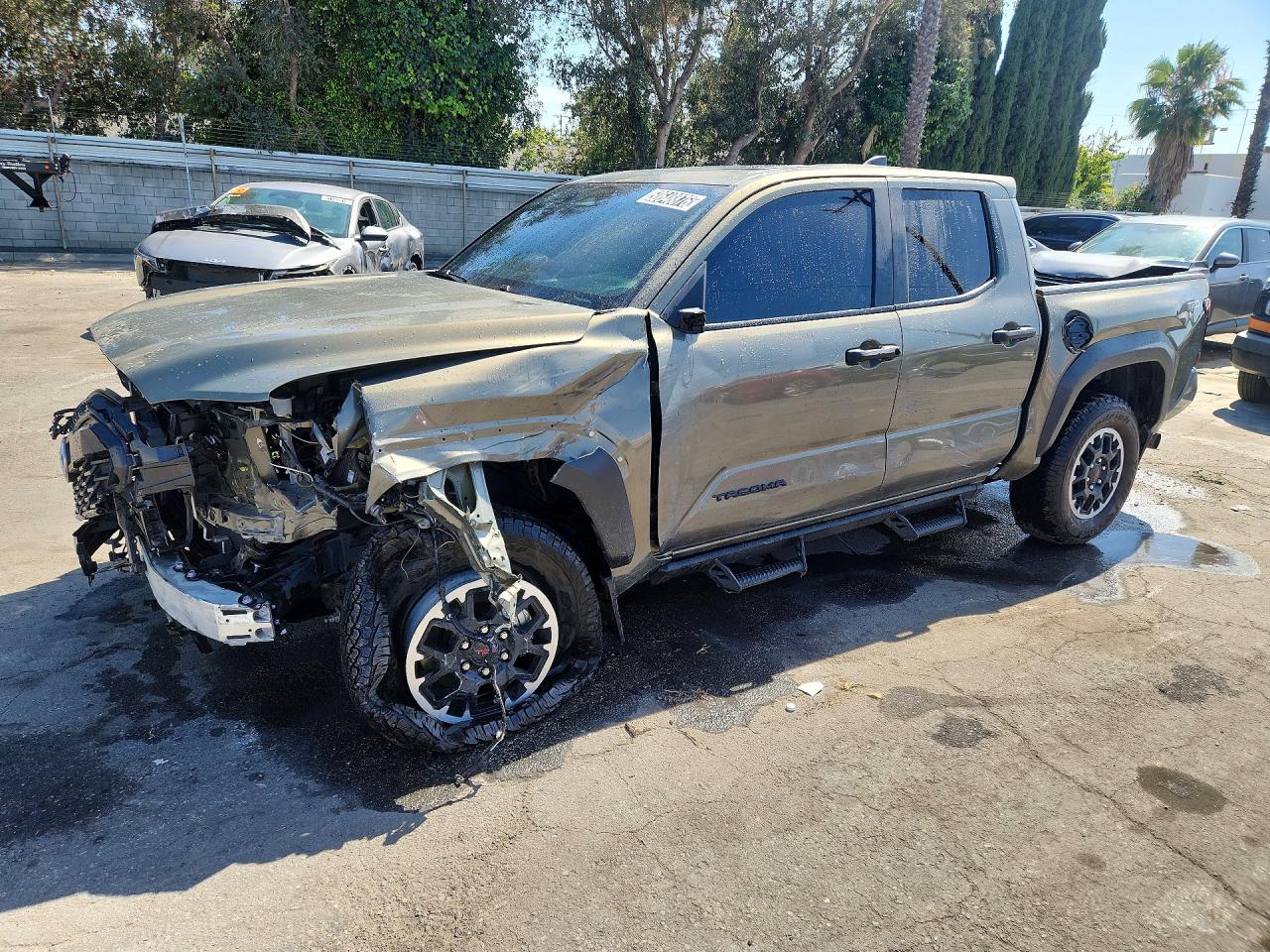 2024 Toyota Tacoma TRD Off Road, VIN 3TMLB5JN2RM080409 — Фото с аукциона