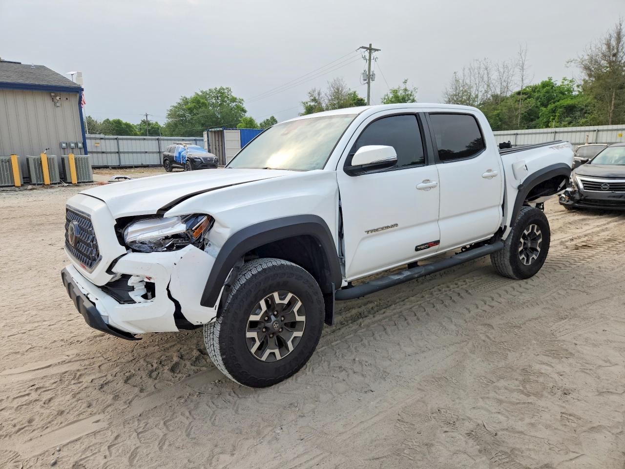 2019 Toyota Tacoma SR5, VIN 3TMAZ5CN7KM083957 — Rear end