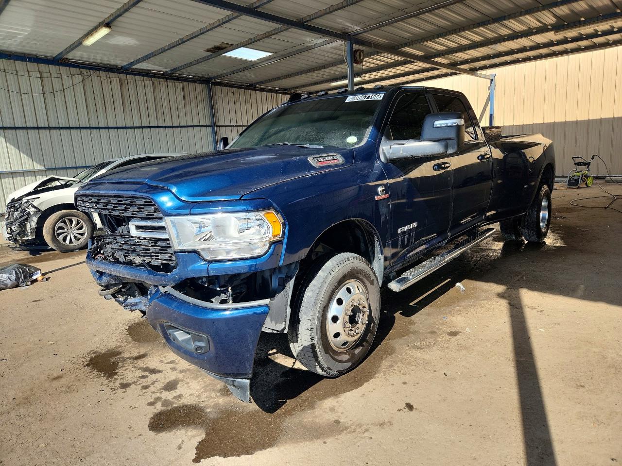 2023 Ram 3500 Big Horn, VIN 3C63RRHL3PG643283 — Перед