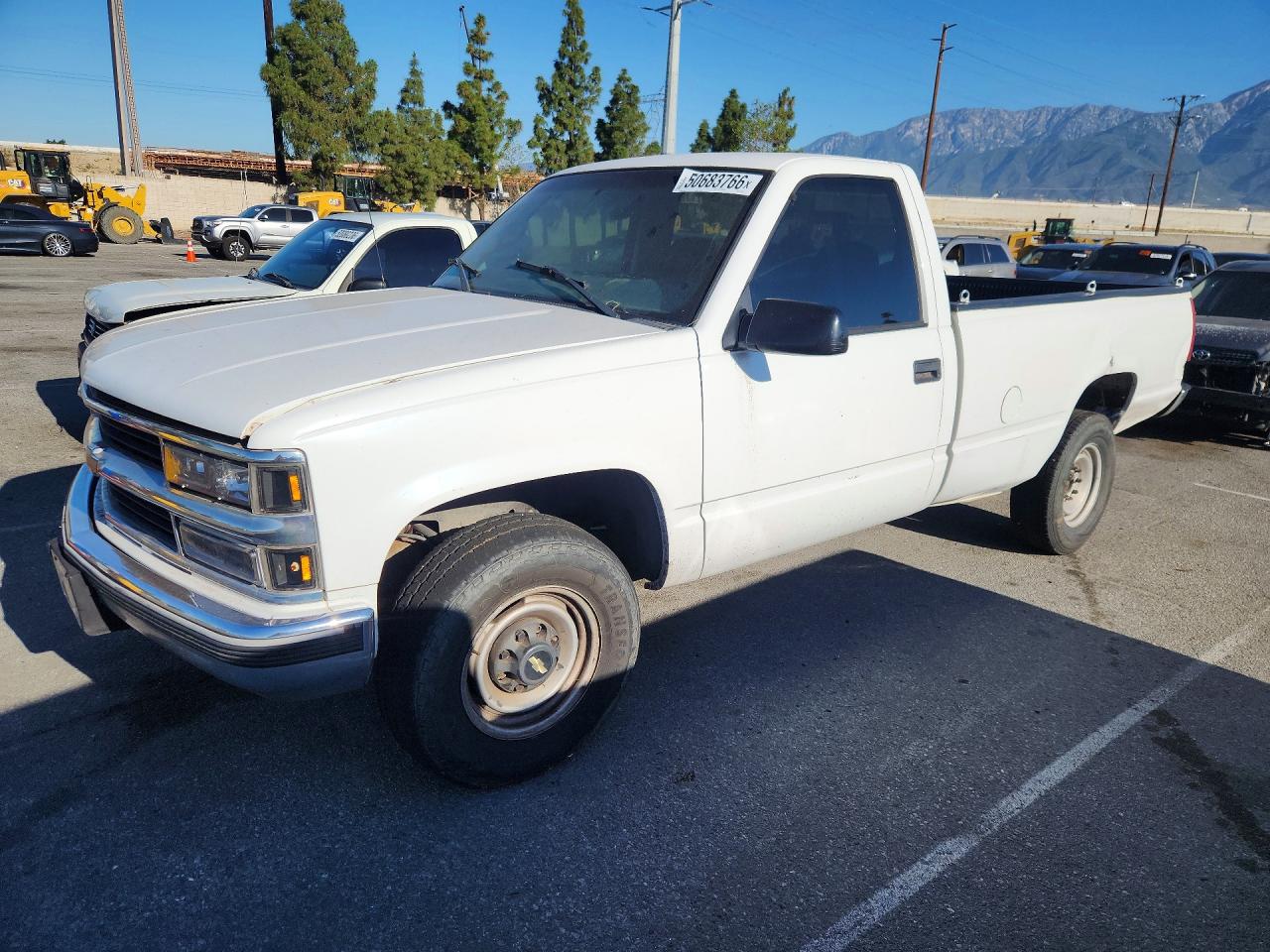 2000 Chevrolet Silverado 2500, VIN 1GCGC24R5YR110365 — Minor dents and scratches