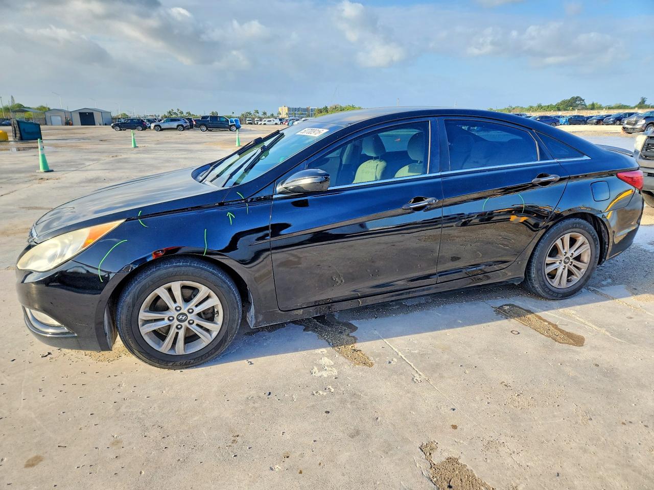 2013 Hyundai Sonata GLS, VIN 5NPEB4AC5DH567989 — Minor dents and scratches