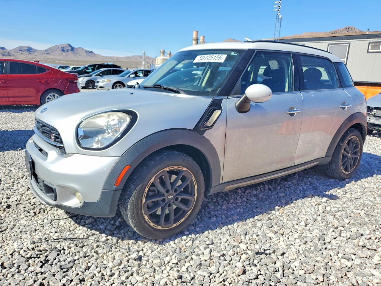 2015 MINI Countryman S, VIN WMWZC3C56FWT03441 — Side