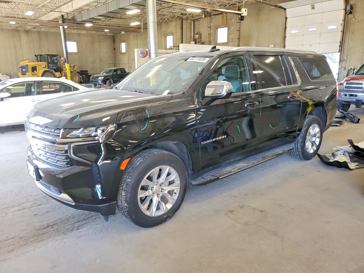 2023 Chevrolet Suburban Premier, VIN 1GNSKFKDXPR254303 — Бок