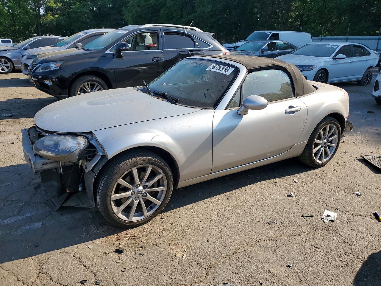 2006 Mazda MX-5 Miata Touring, VIN JM1NC25F060118550 — Front end