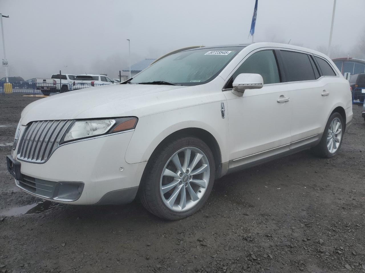 2010 Lincoln MKT EcoBoost, VIN 2LMHJ5AT9ABJ04699 — Minor dents and scratches