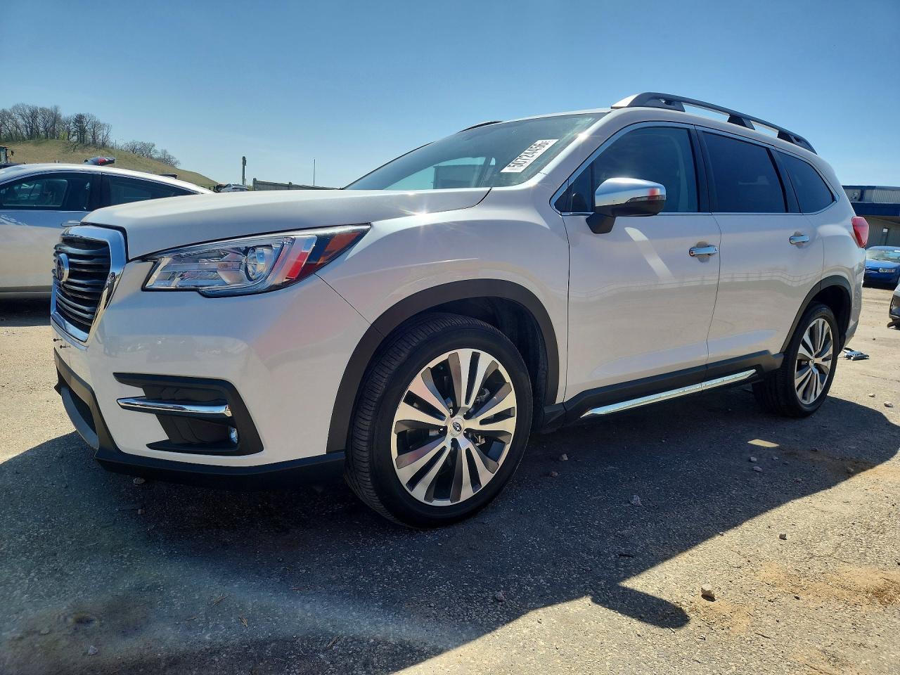 2019 Subaru Ascent Touring, VIN 4S4WMARD4K3473696 — Бок