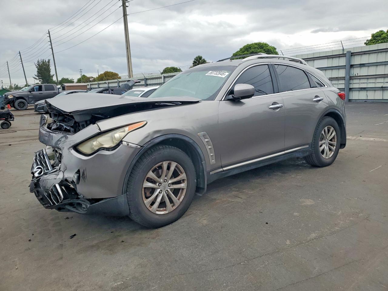2011 Infiniti FX, VIN JN8AS1MU7BM711535 — Front end