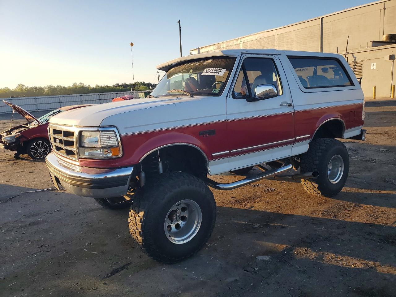 1995 Ford Bronco Custom, VIN 1FMEU15H8SLB86687 — Undercarriage
