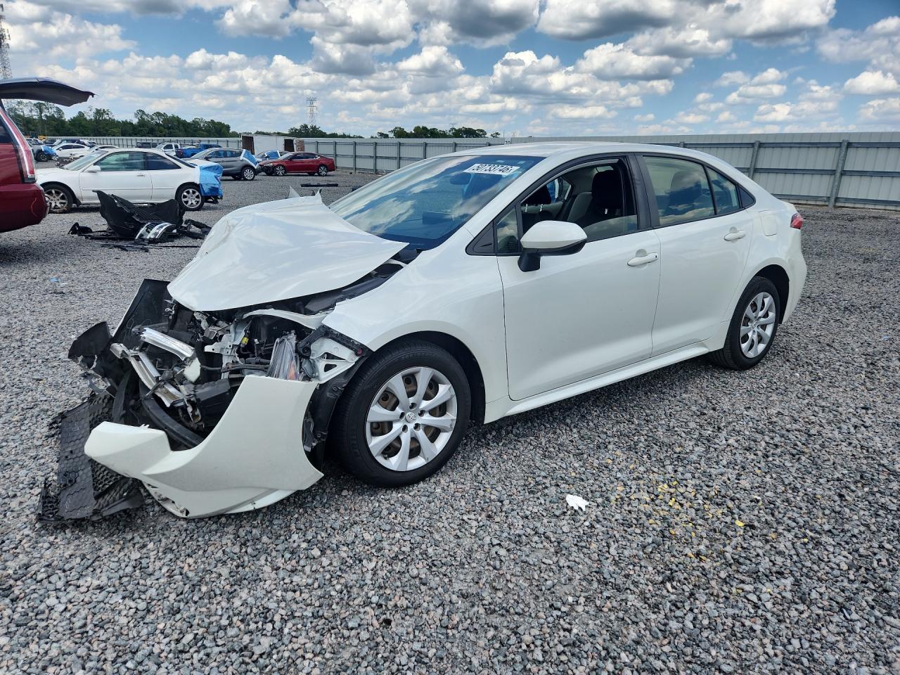 2021 Toyota Corolla LE, VIN JTDEPMAE9MJ170747 — Front end