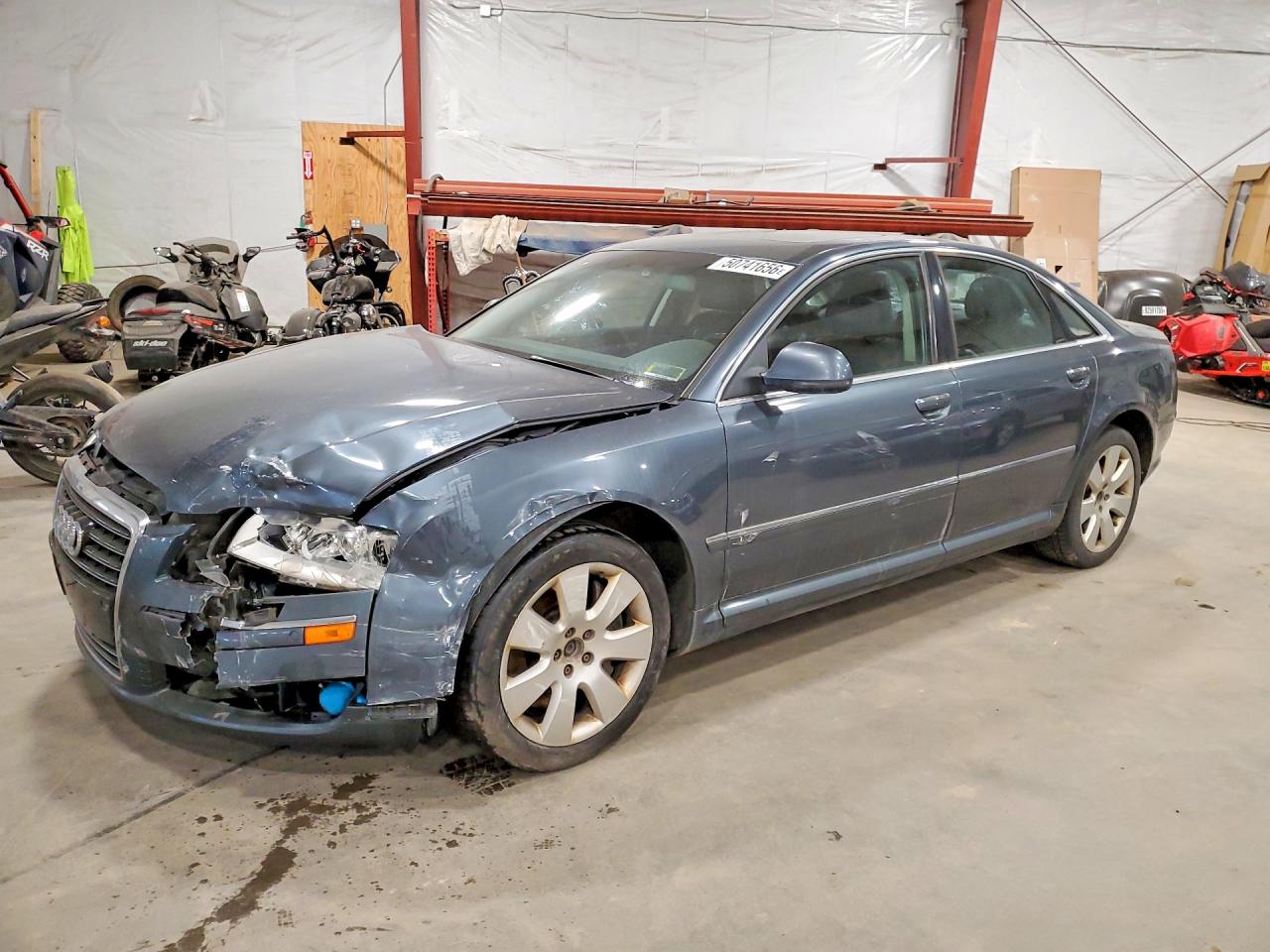 2010 Audi A8, VIN WAUAVAFA9AN003671 — Перед