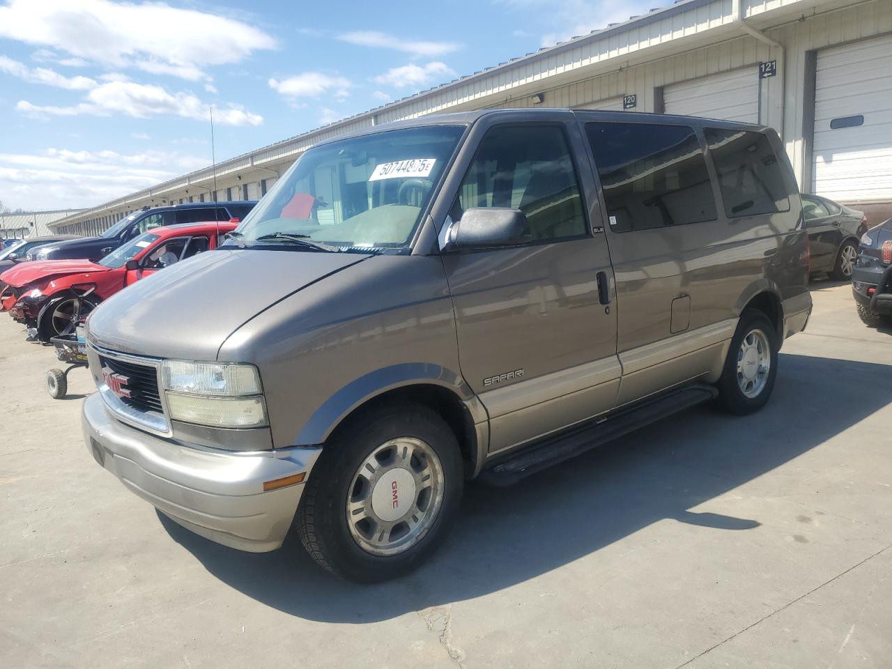 2003 GMC Safari, VIN 1GKDM19XX3B514754 — Rear end