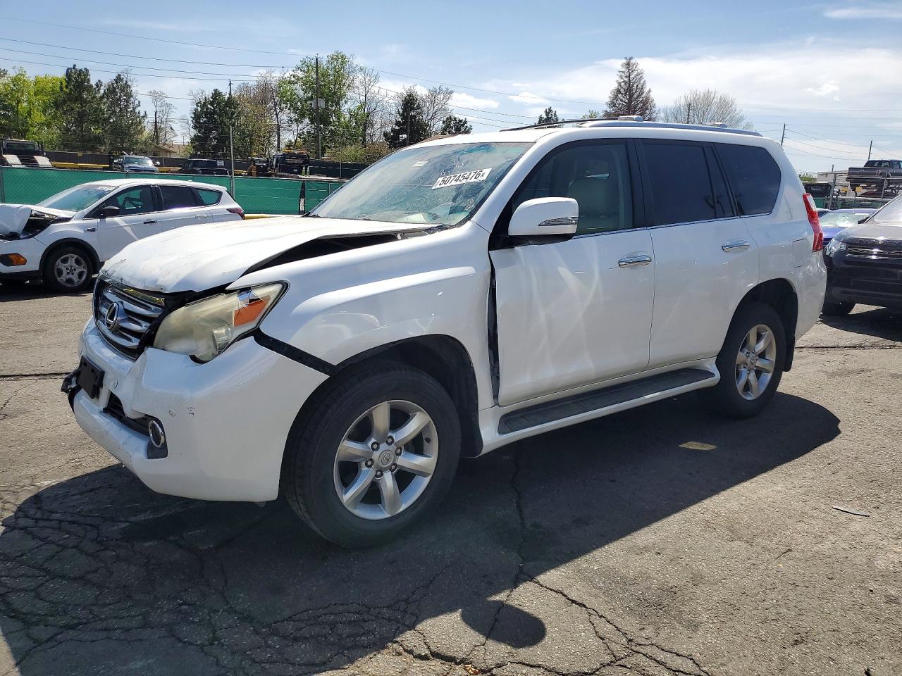 2011 Lexus GX 460, VIN JTJBM7FX9B5032345 — Front end