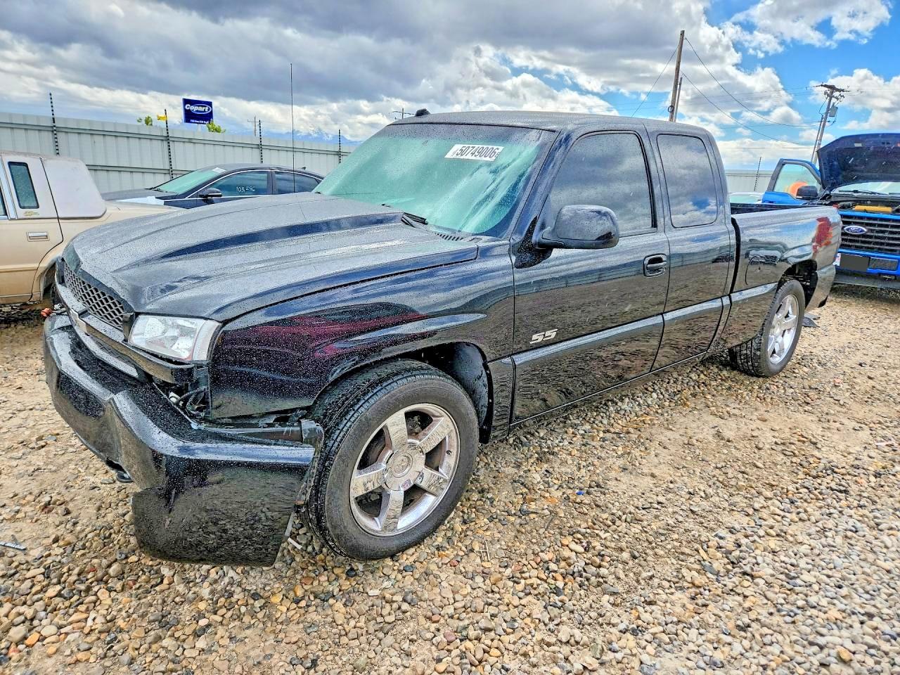 2004 Chevrolet Silverado SS, VIN 2GCEK19N341384290 — Front end
