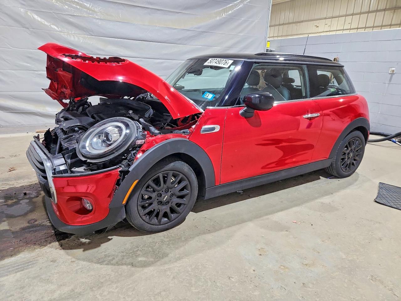 2021 MINI Hardtop Cooper, VIN WMWXR3C0XM2N50816 — Front end