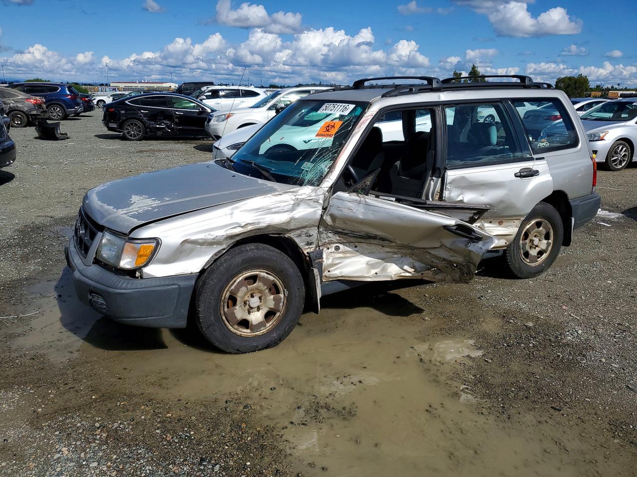 2000 Subaru Forester L, VIN JF1SF6350YH731063 — Бок