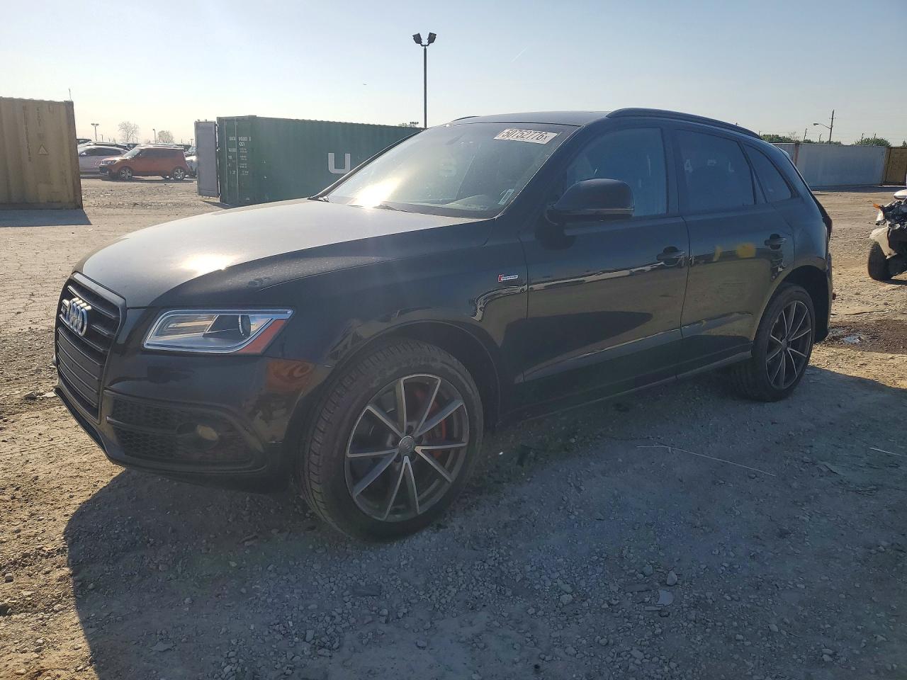 2016 Audi SQ5 Premium Plus, VIN WA1CCAFP4GA122650 — Зад