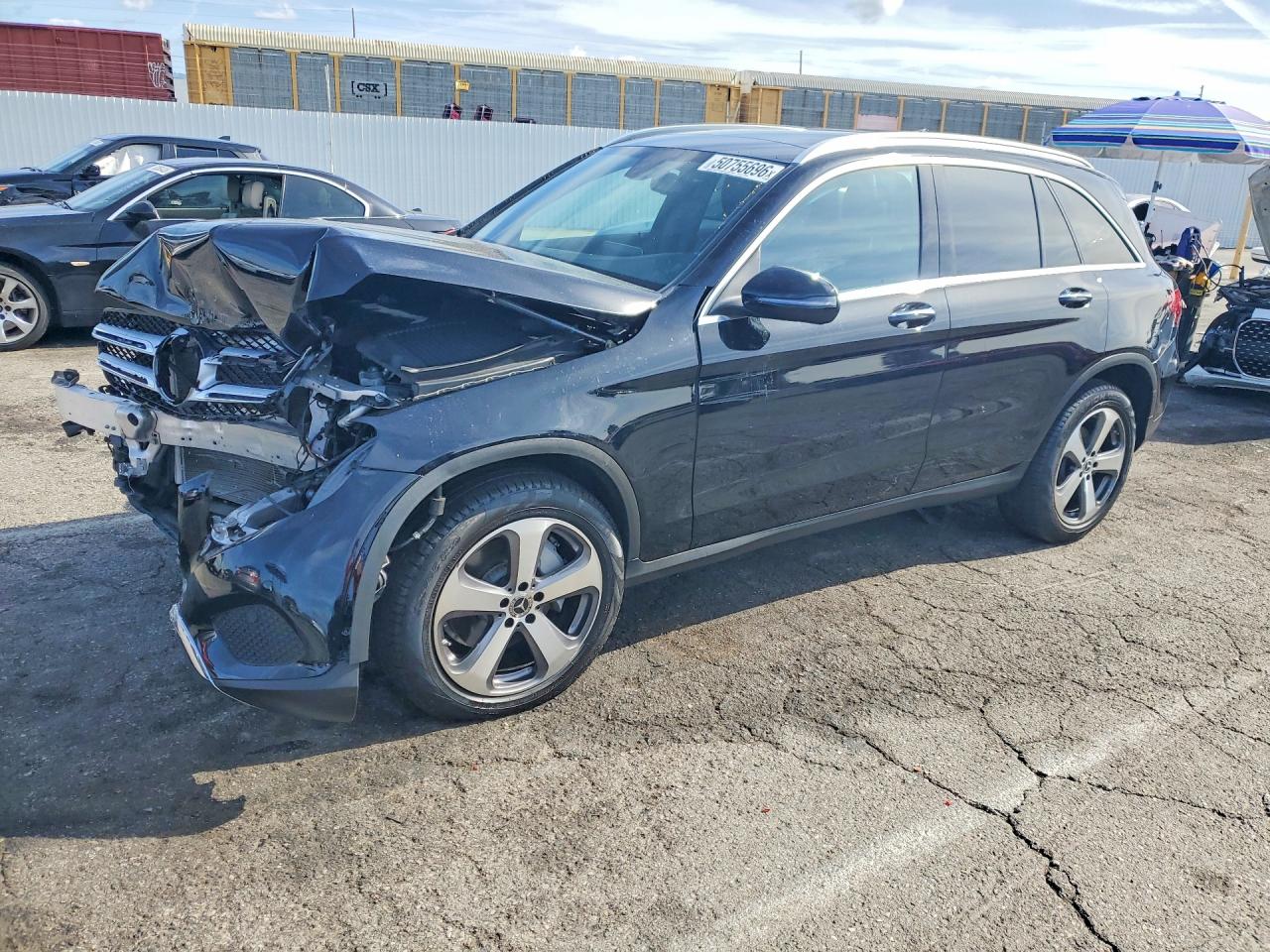 2019 Mercedes-Benz GLC 300, VIN WDC0G4KB3KV121994 — Front end