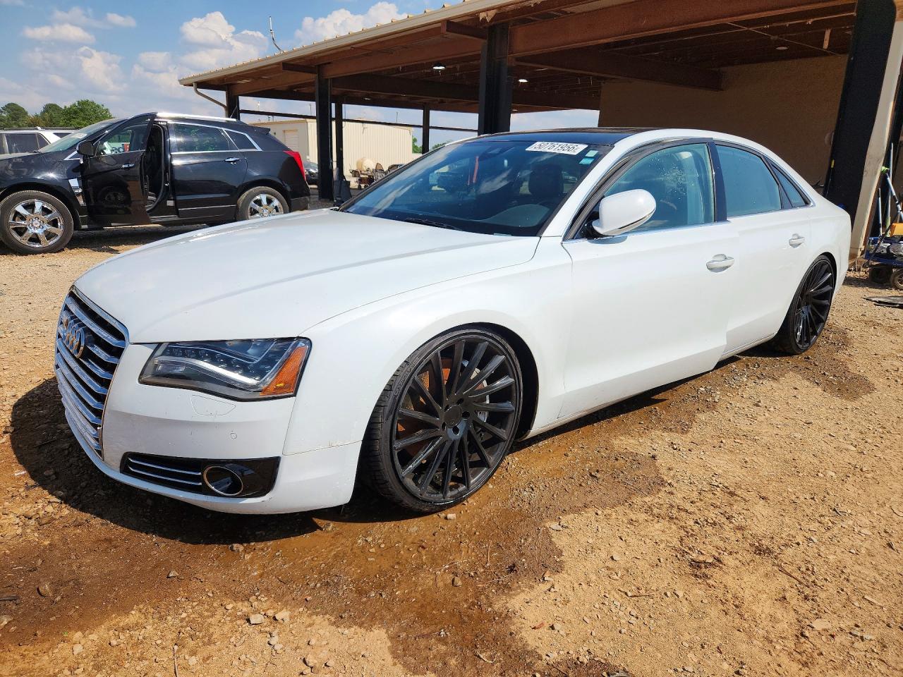 2013 Audi A8 4.0L, VIN WAUR2AFDXDN024426 — Мелкие вмятины и царапины