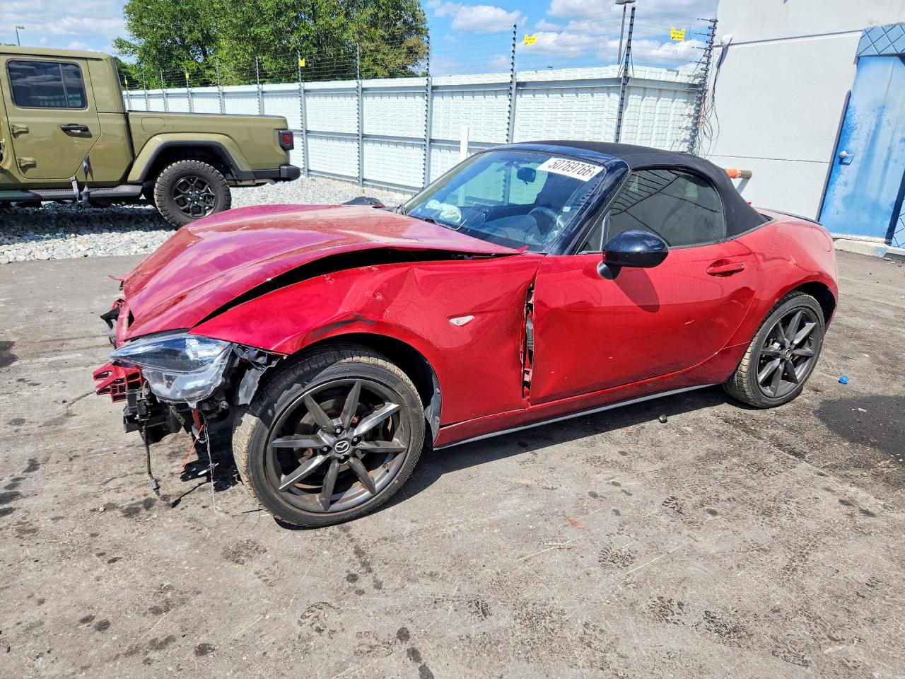 2016 Mazda MX-5 Miata Club, VIN JM1NDAC75G0119603 — Front end