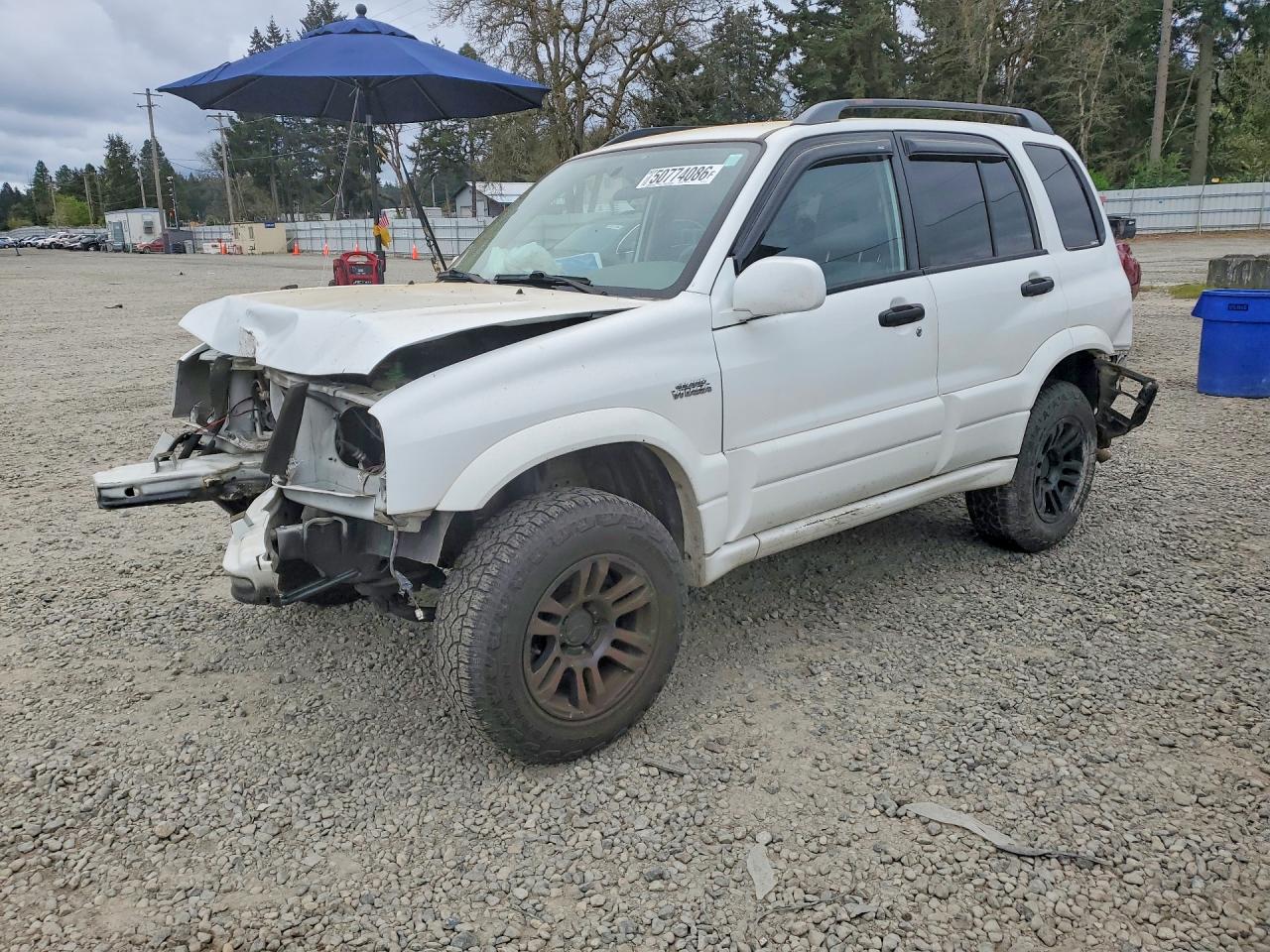 2002 Suzuki Grand Vitara JLX, VIN JS3TD62V424158142 — Front end
