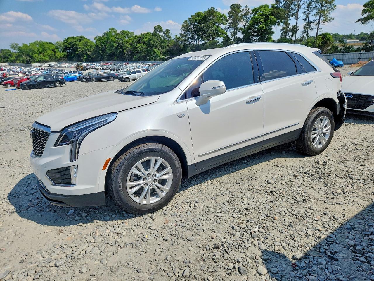 2026 Cadillac XT5 AWD Luxury, VIN 1GYKNBR48TZ108257 — Rear end