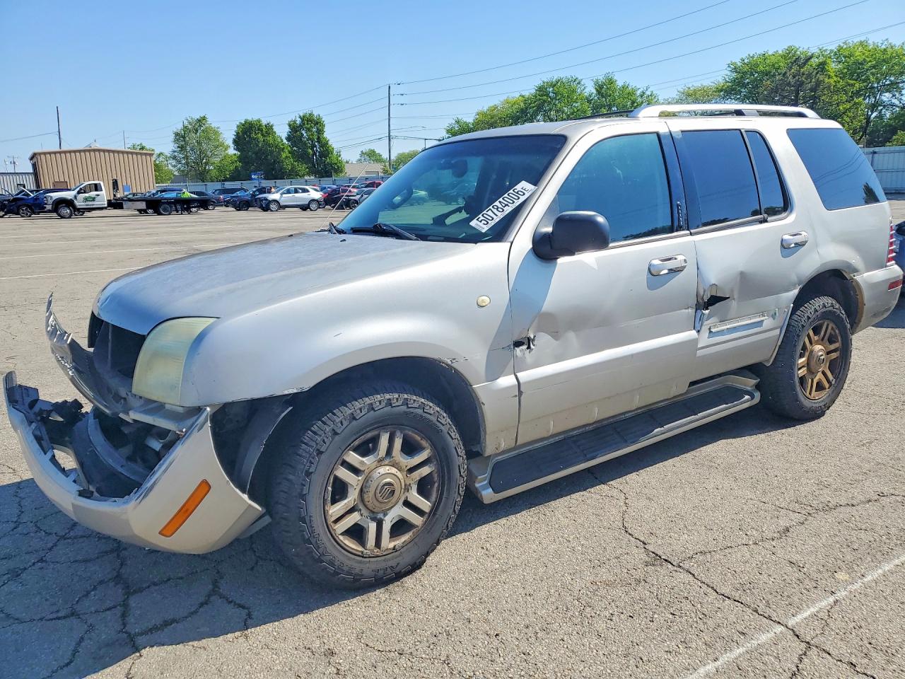 2004 Mercury Mountaineer Convenience, VIN 4M2DU86W54ZJ29427 — Front end