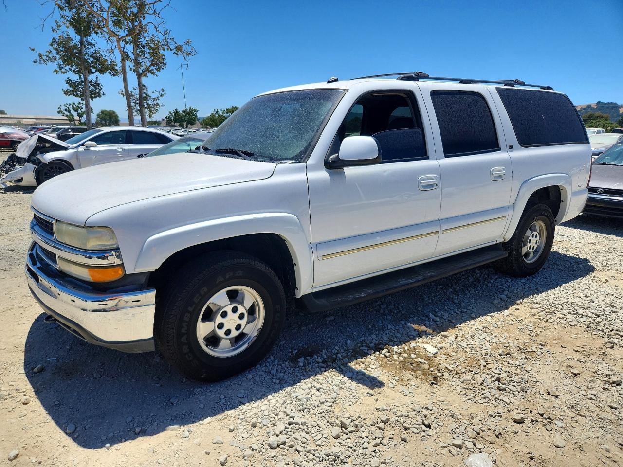 2003 Chevrolet Suburban Z71, VIN 3GNFK16T63G176389 — Front end