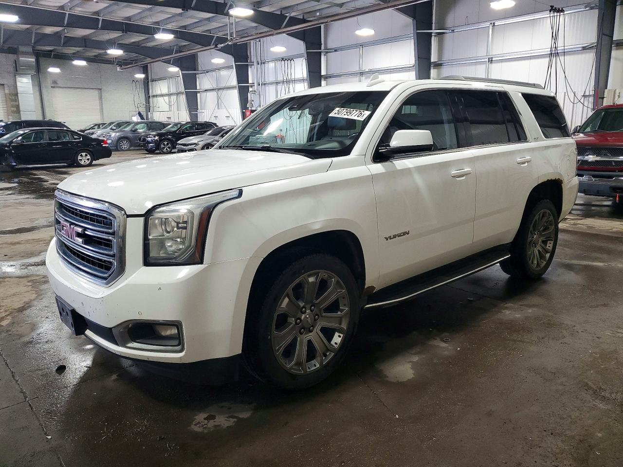 2017 GMC Yukon SLT, VIN 1GKS2BKC4HR132647 — Front end