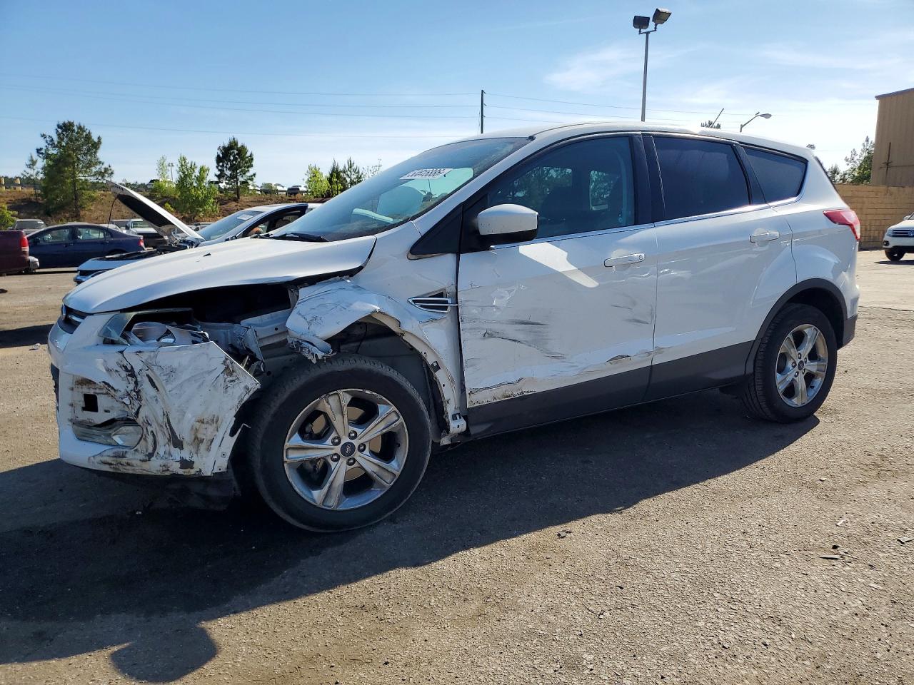 2015 Ford Escape SE, VIN 1FMCU0GX2FUA68477 — Front end