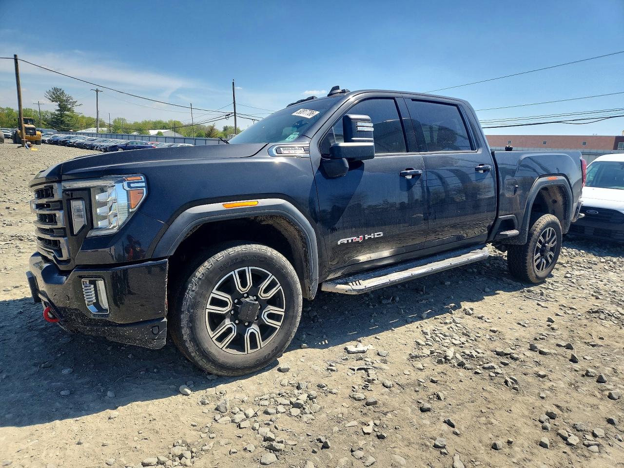 2020 GMC Sierra 2500HD AT4, VIN 1GT49PEY2LF243938 — Front end