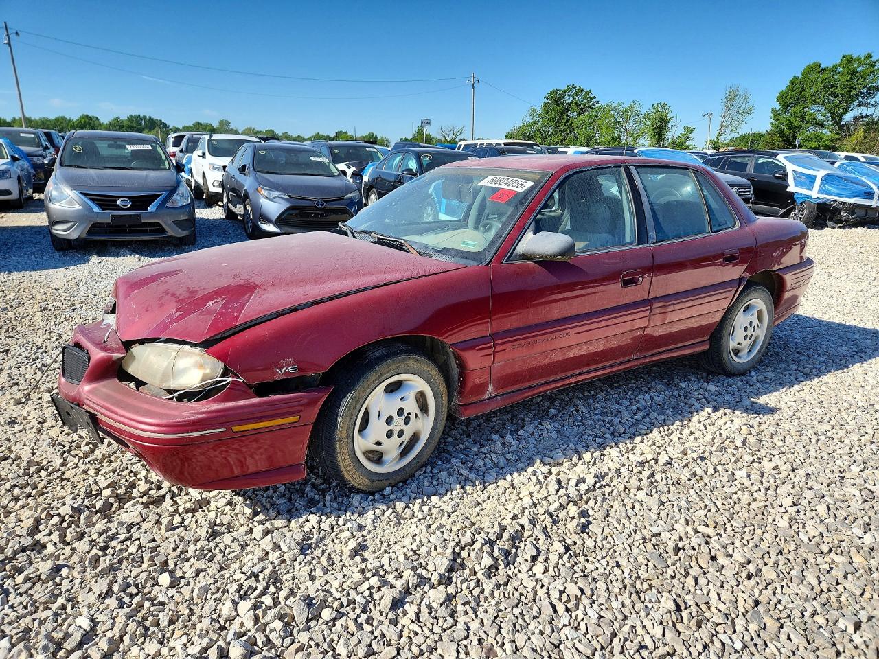 1996 Pontiac Grand Am SE, VIN 1G2NE52M1TC724310 — Front end