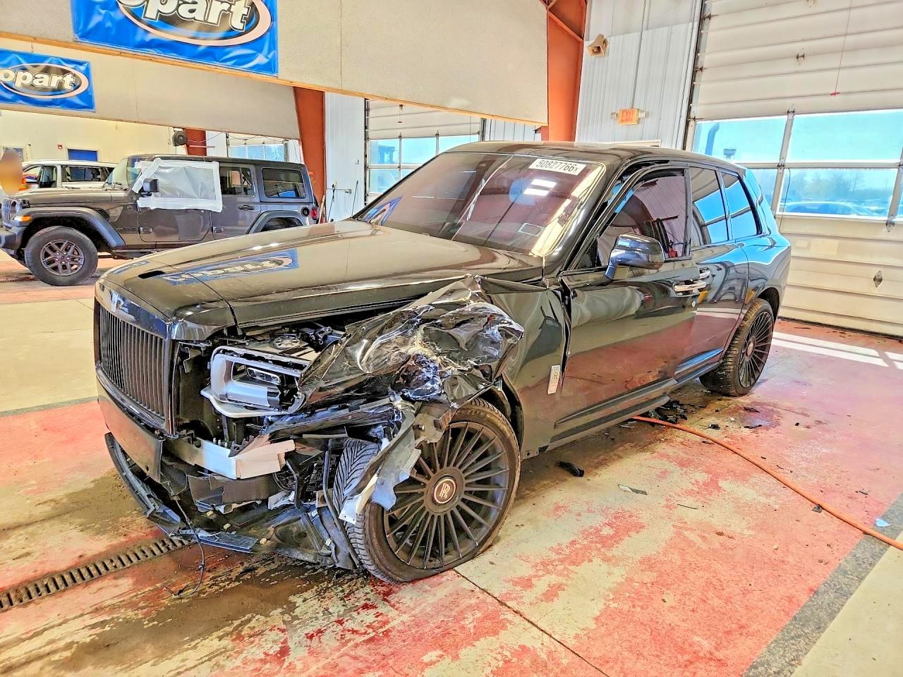 2023 Rolls-Royce Cullinan, VIN SLATV4C09PU218255 — Side