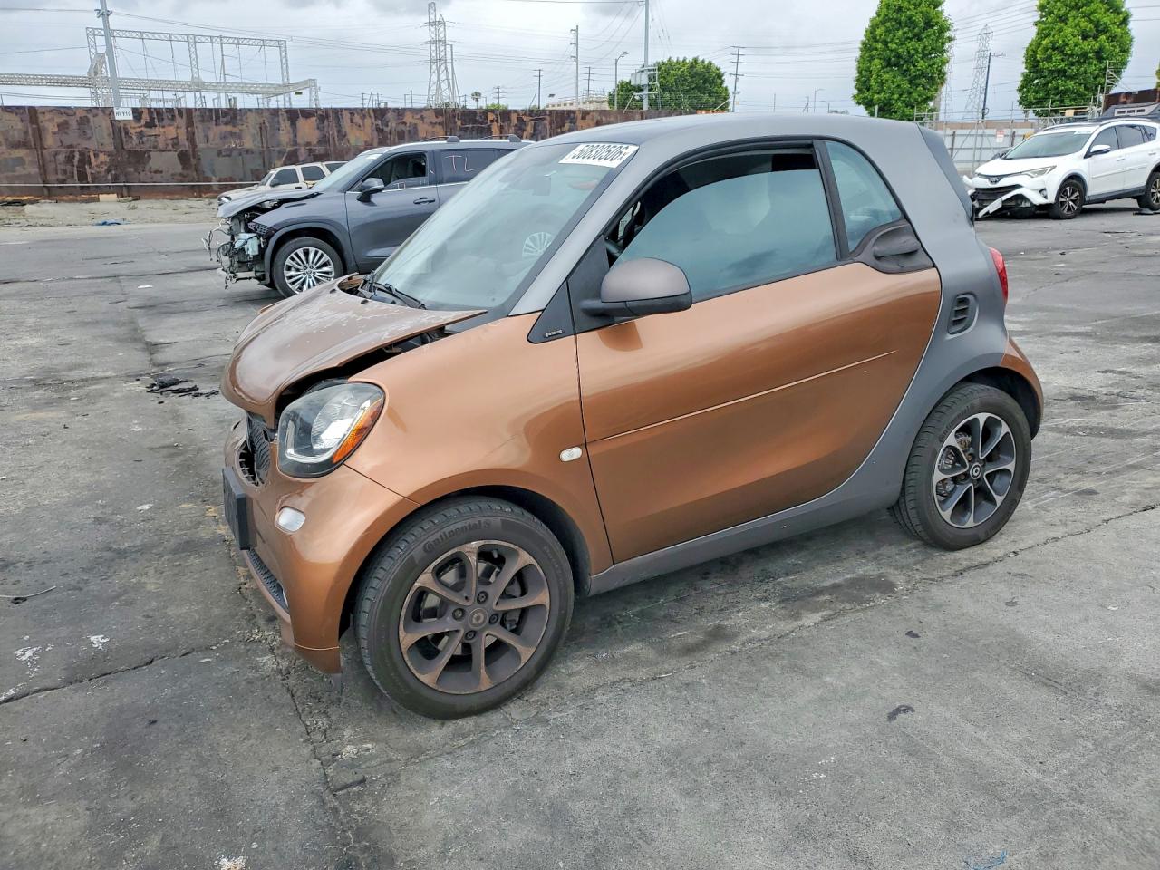 2017 Smart fortwo Pure, VIN WMEFJ5DA0HK175101 — Front end