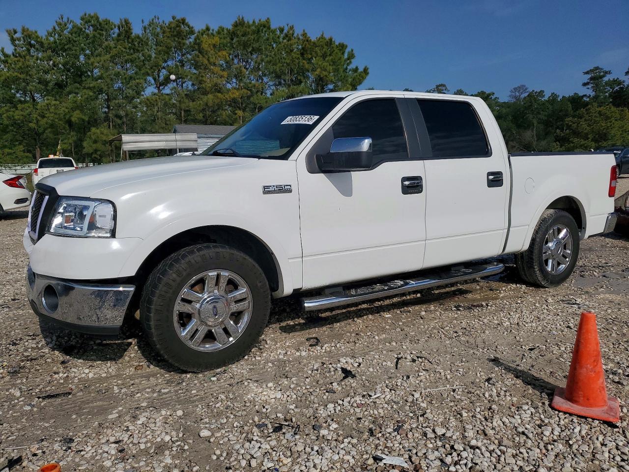 2007 Ford F-150 XLT, VIN 1FTPW12V87FA17390 — Front end