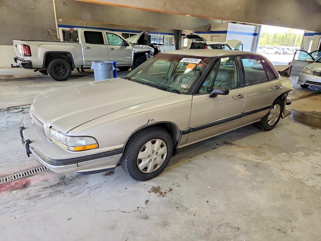 1996 Buick LeSabre Limited, VIN 1G4HR52KXTH422329 — Rear end