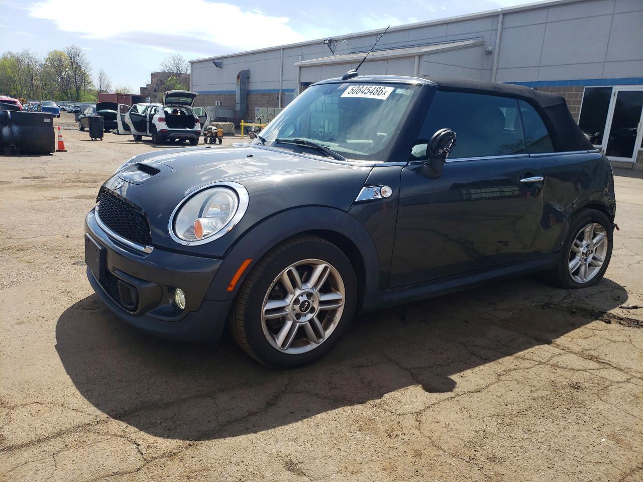 2015 MINI Convertible S, VIN WMWZP3C57FT708455 — Бок