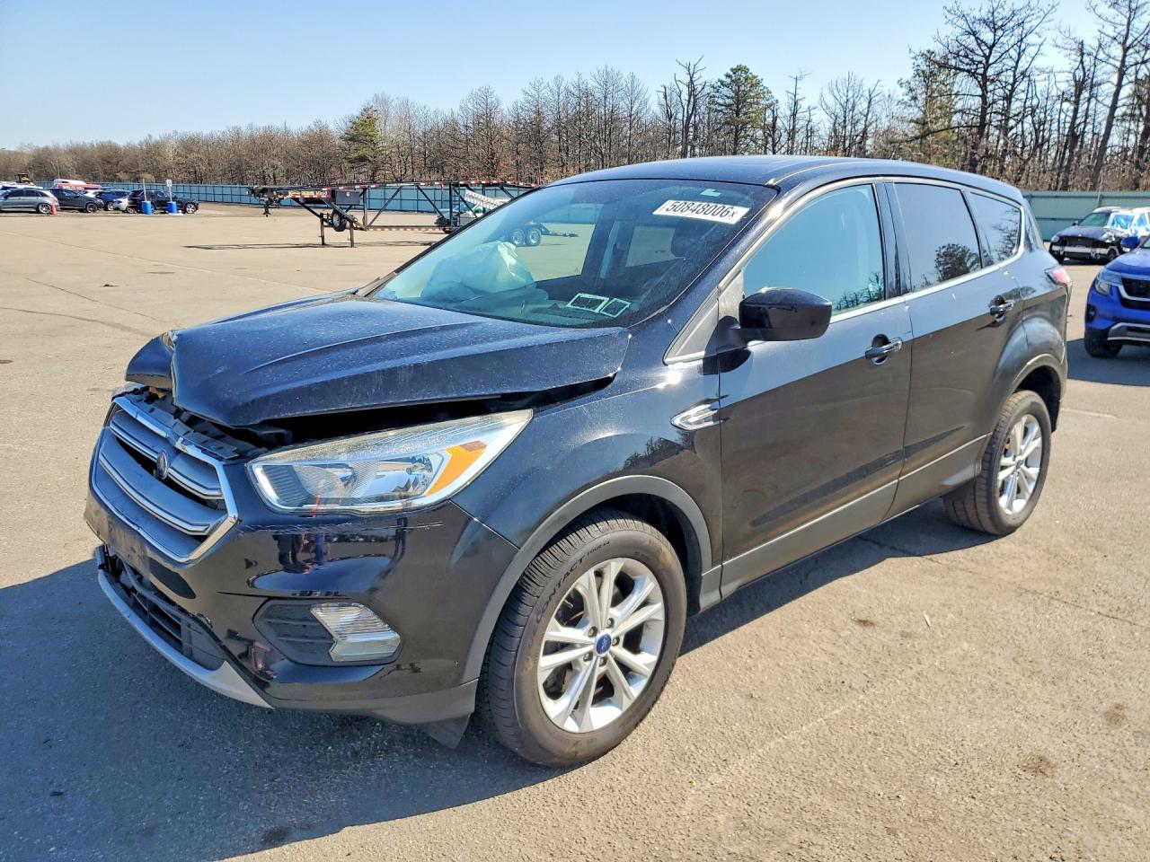2017 Ford Escape SE, VIN 1FMCU9G91HUE28055 — Front end