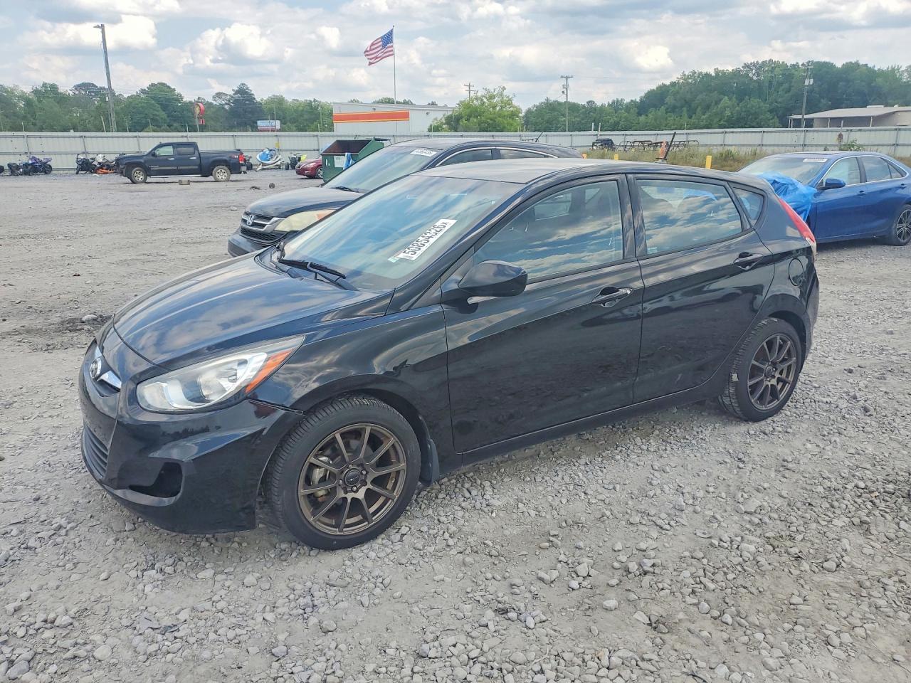 2014 Hyundai Accent GS, VIN KMHCT5AE4EU173494 — Minor dents and scratches