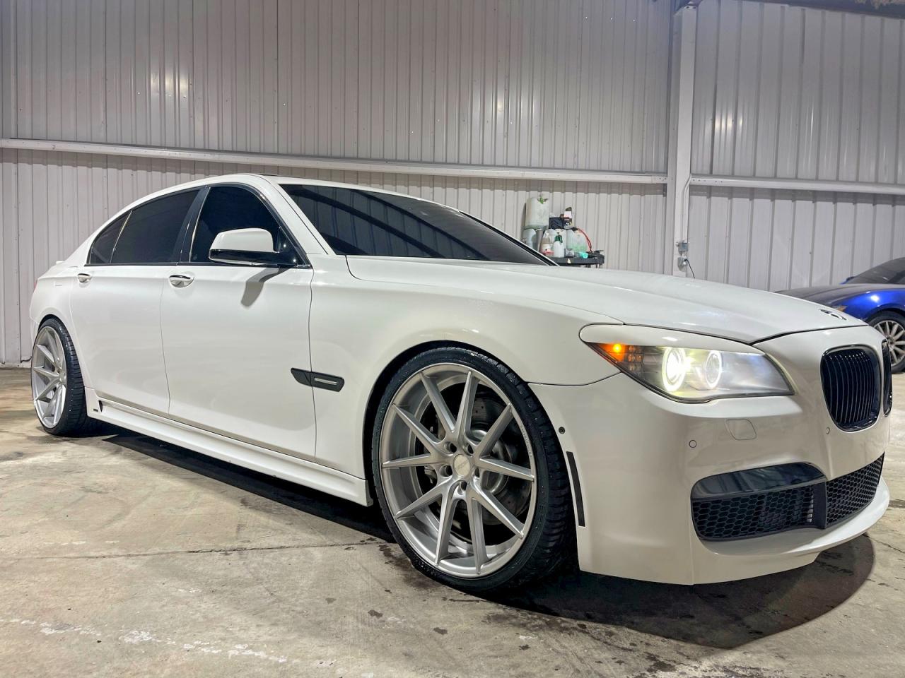2010 BMW 7 Series 750Li, VIN WBAKB8C58ACY64395 — Prior damage history
