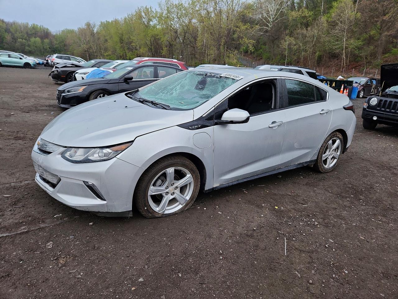 2017 Chevrolet Volt LT, VIN 1G1RA6S51HU120788 — Front end