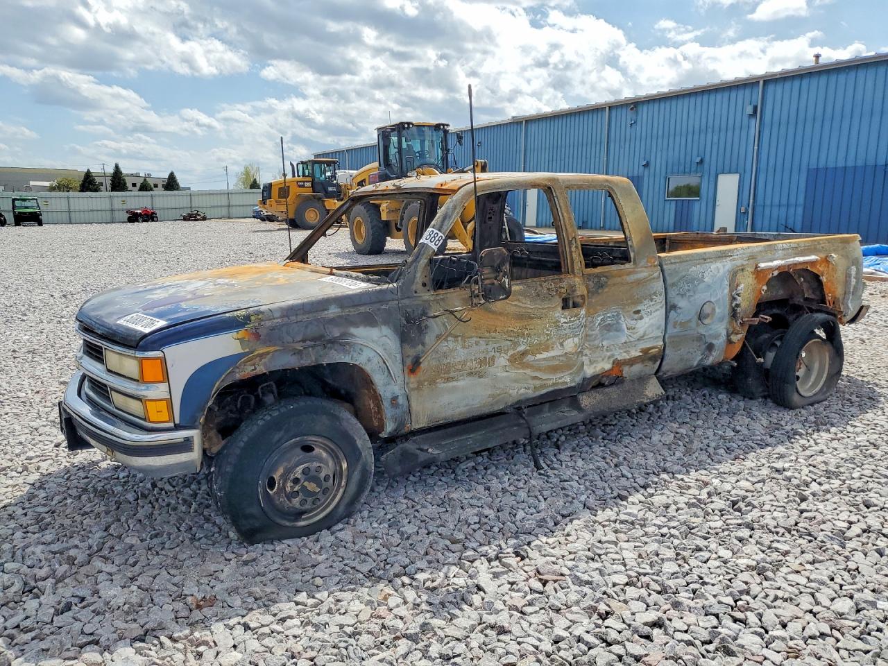 1995 Chevrolet Silverado 3500, VIN 1GCHK39N9SE201351 — Пожар