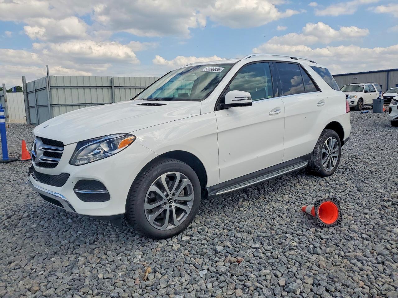 2018 Mercedes-Benz GLE 350, VIN 4JGDA5JB4JB061963 — Front end