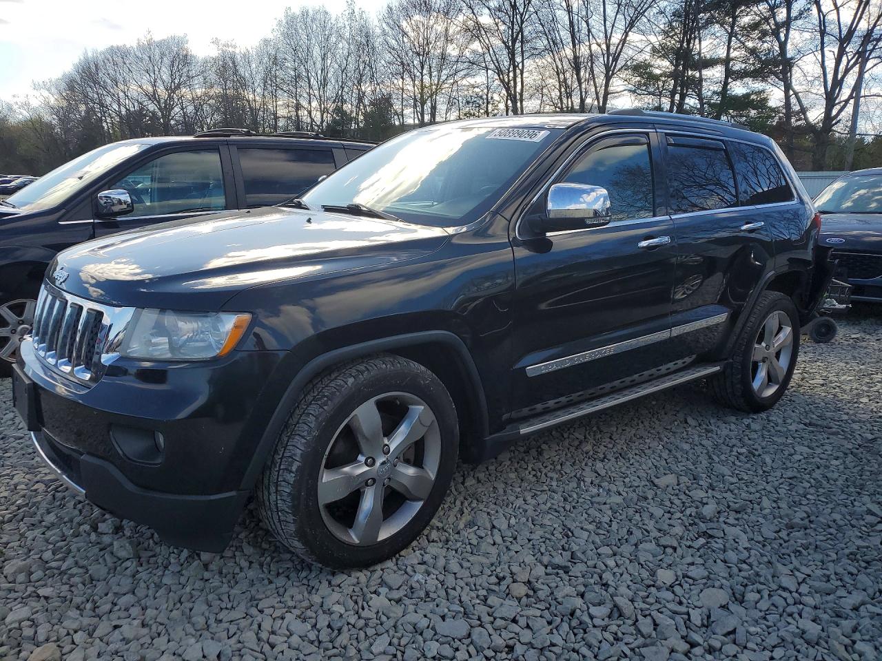 2013 Jeep Grand Cherokee Overland, VIN 1C4RJFCT1DC620678 — Rear end