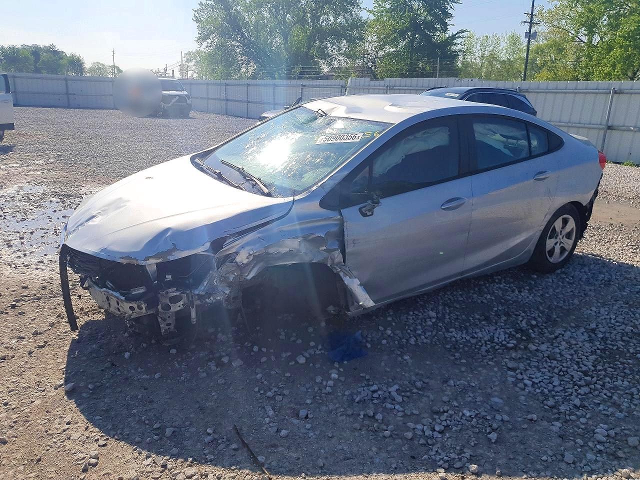 2018 Chevrolet Cruze LS, VIN 1G1BC5SM3J7184672 — Front end