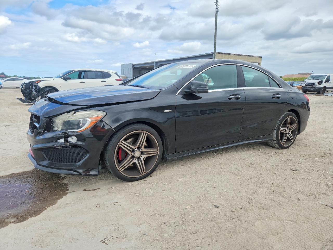 2015 Mercedes-Benz CLA 250, VIN WDDSJ4EB9FN173475 — Front end